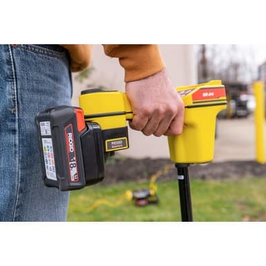 RIDGID® SeekTech® Locator 18V Adaptor - Image 3